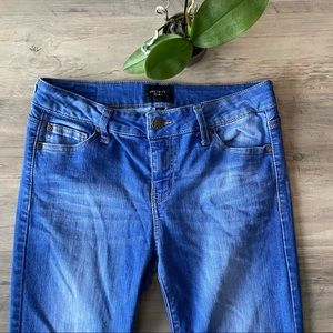 Celebrity Pink Medium Blue Wash Skinny Jeans